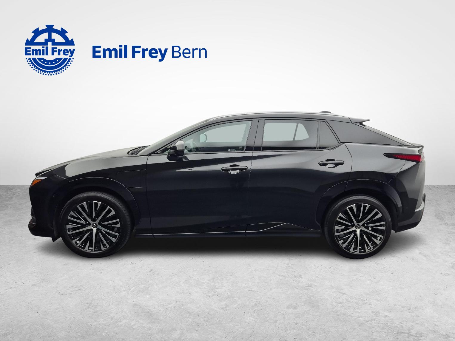 LEXUS RZ 450e Excellence-showroom-element-2
