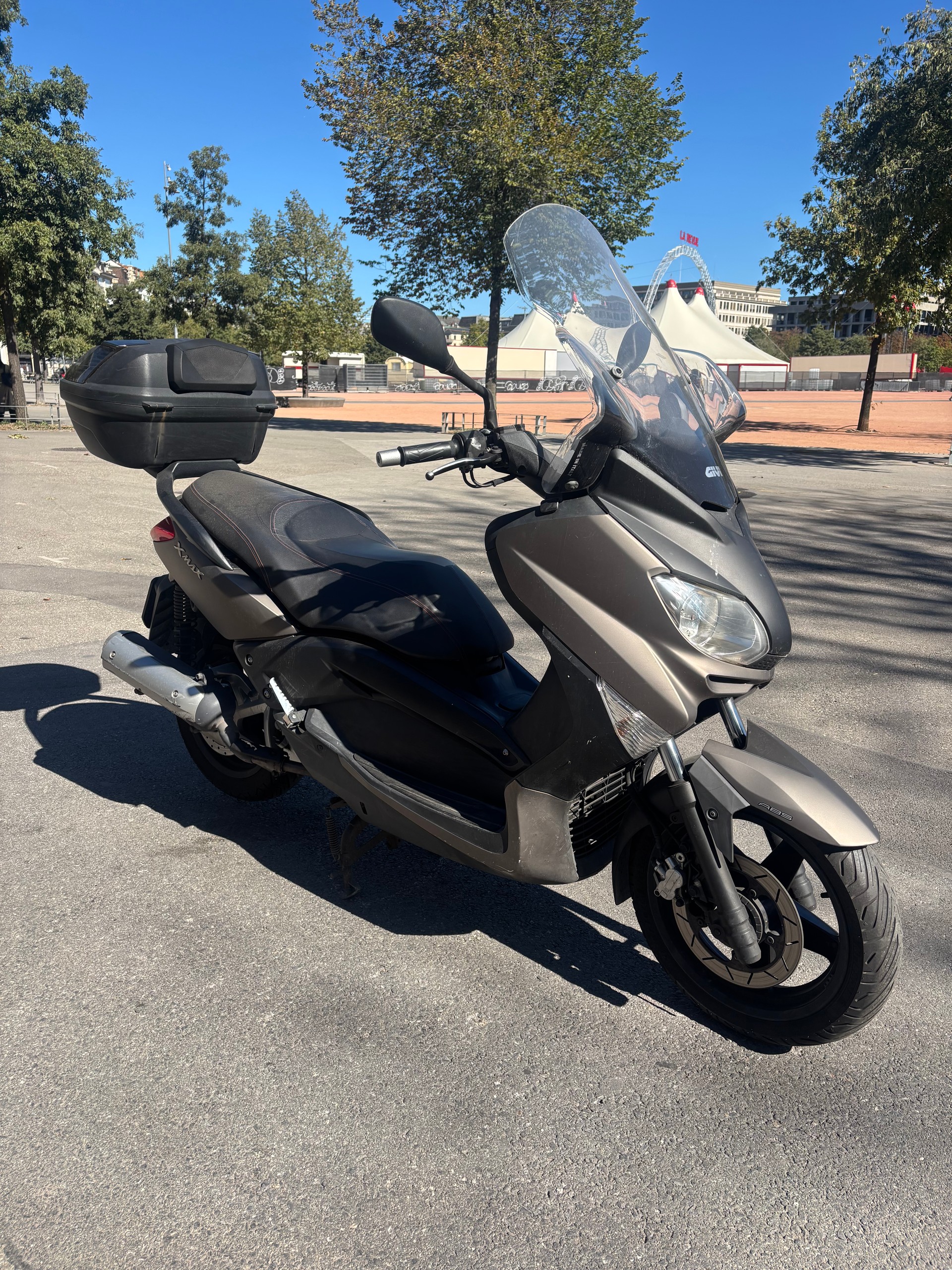 YAMAHA X-MAX 125 RA-image-0