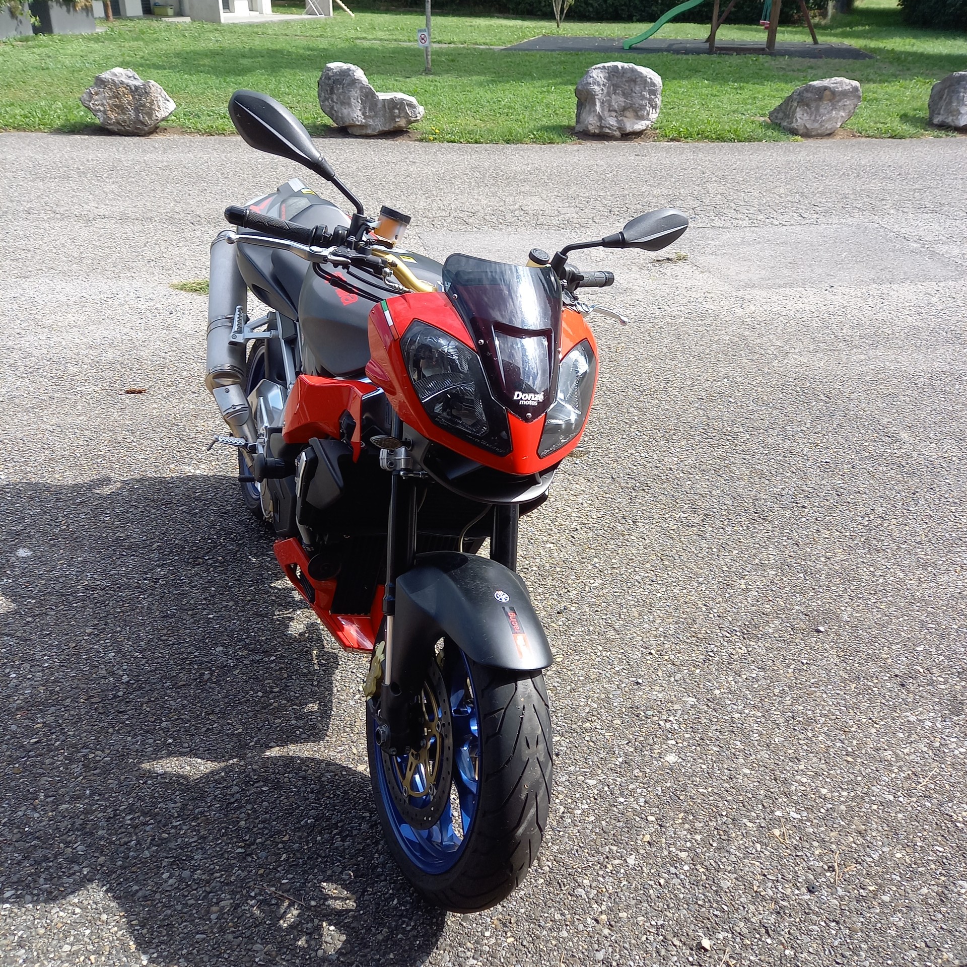 APRILIA Tuono-image-1