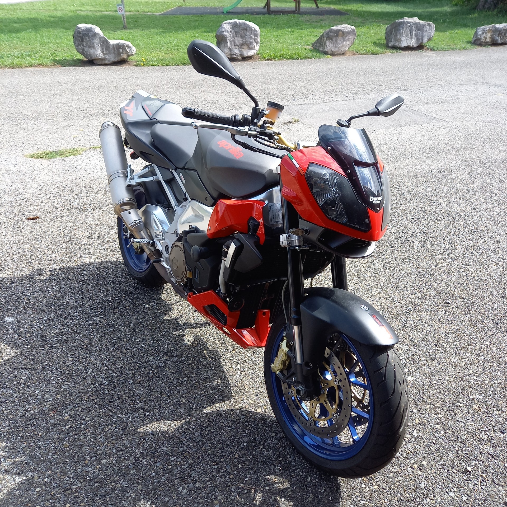 APRILIA Tuono-image-2