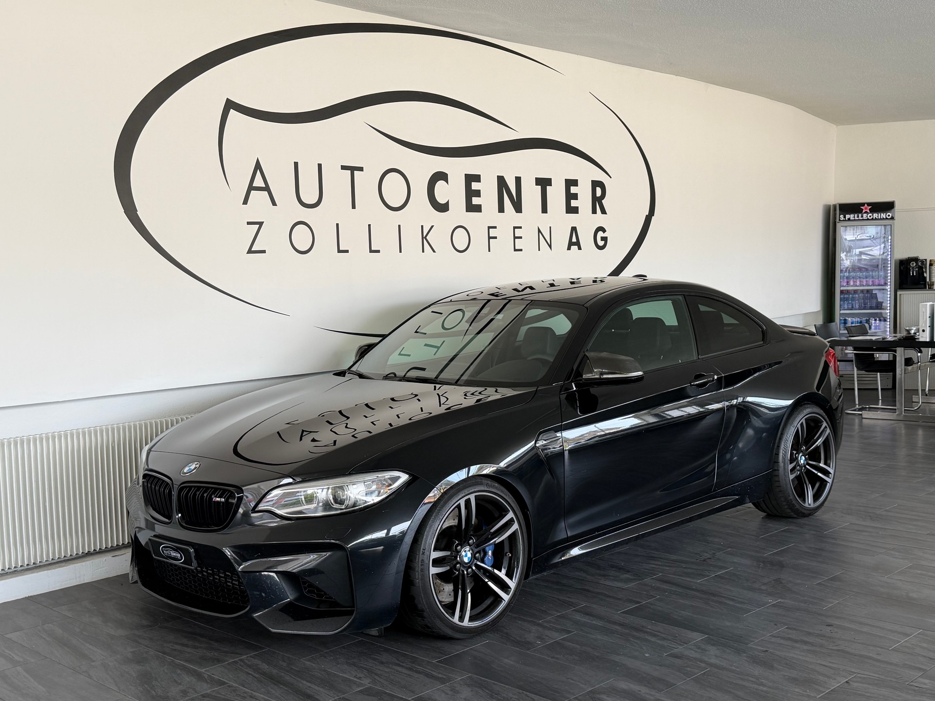 BMW M2 Drivelogic-showroom-element-1