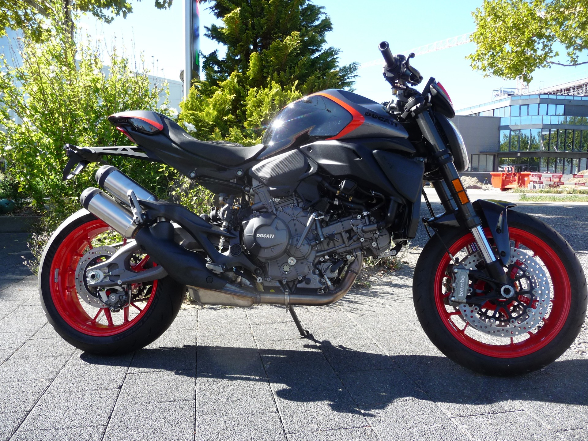 DUCATI Monster + Version-image-0