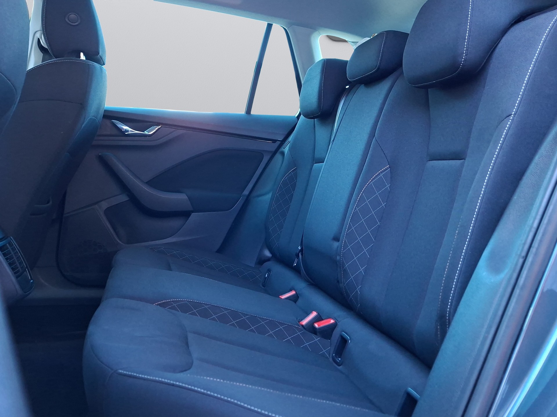 SKODA Kamiq 1.0 TSI Clever DSG-image-13