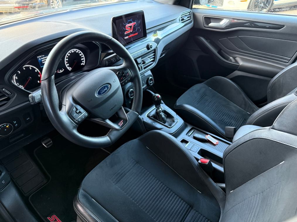 FORD Focus ST 2.3 EcoBoost ST-showroom-element-3