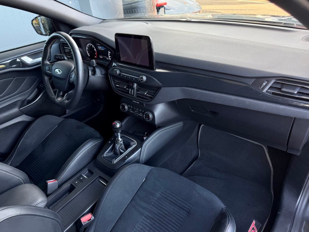 FORD Focus ST 2.3 EcoBoost ST-image-7