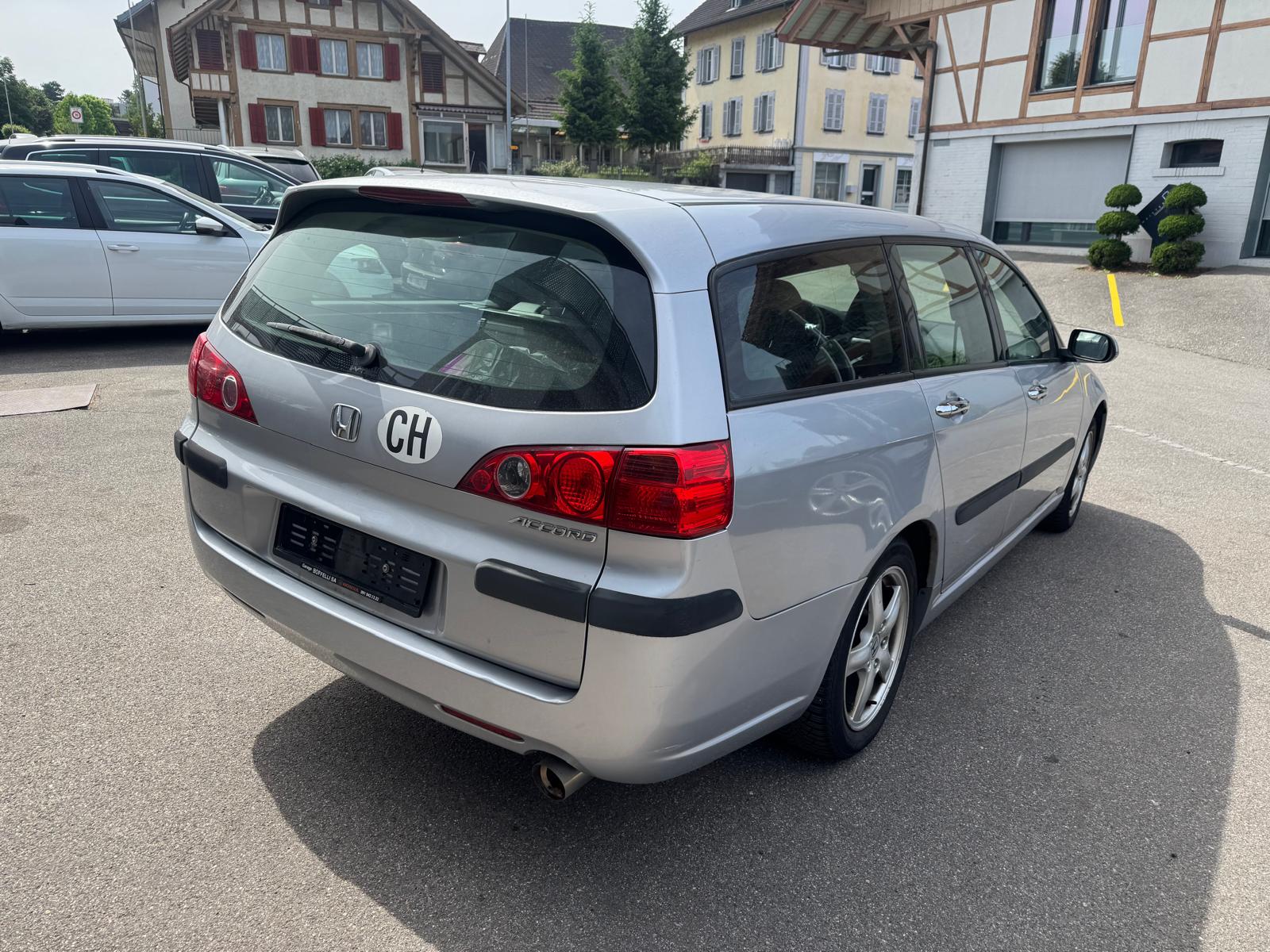 HONDA Accord Tourer 2.0i-image-1