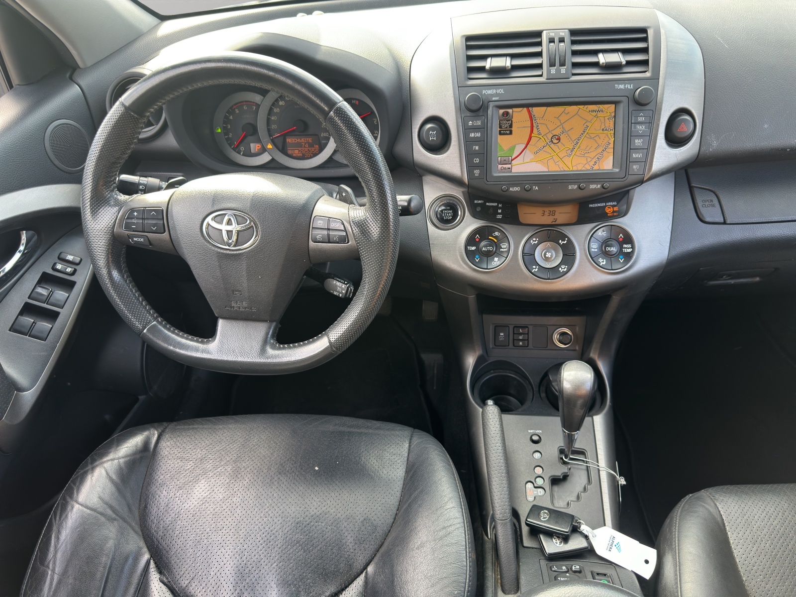 TOYOTA RAV-4 2.2D-CAT Linea Sol Premium AT-image-11