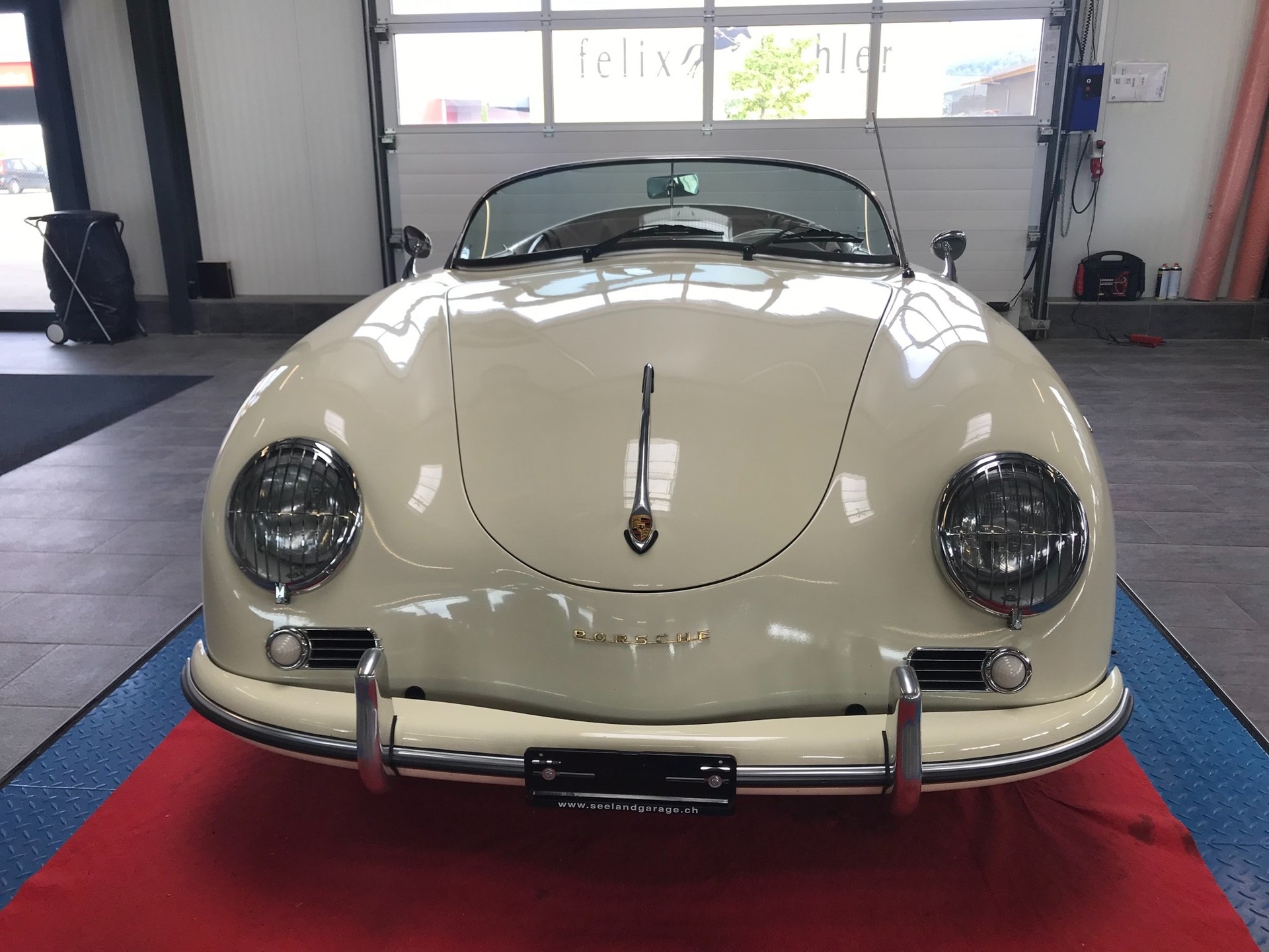 PORSCHE 356 Speedster Replica-showroom-element-1