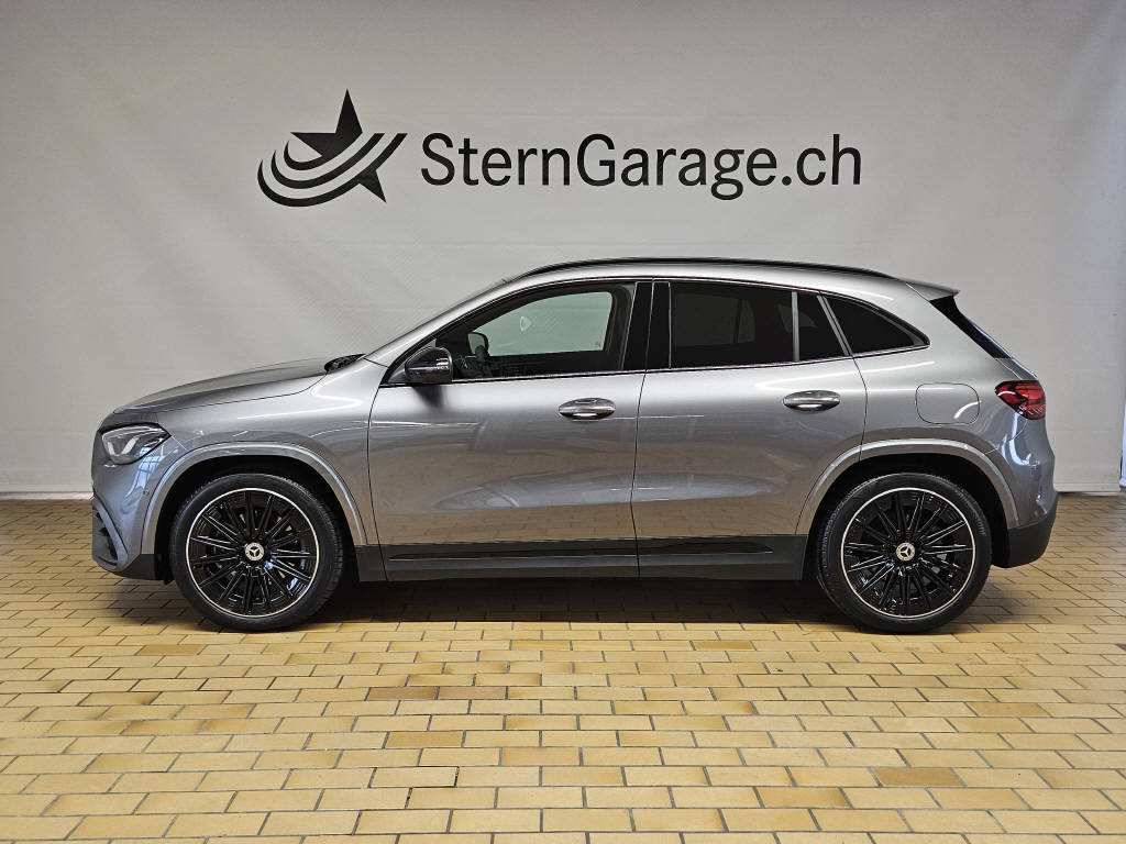 MERCEDES-BENZ GLA 220 d 4Matic AMG Line Swiss Star-showroom-element-1