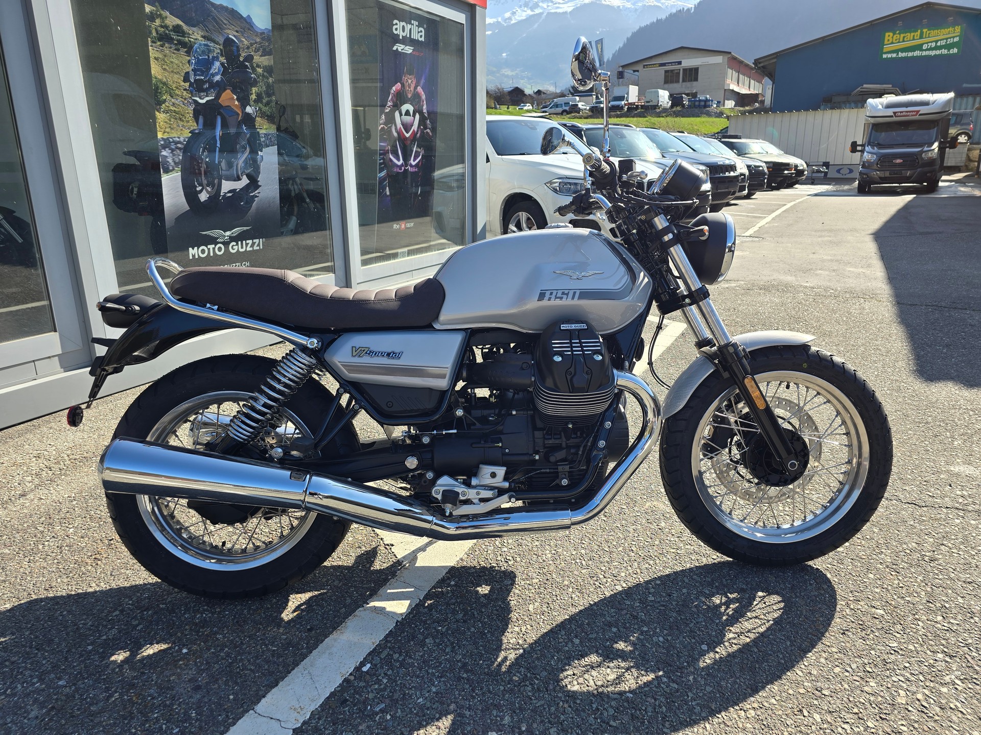 MOTO GUZZI V7 IV 850 Special-image-1