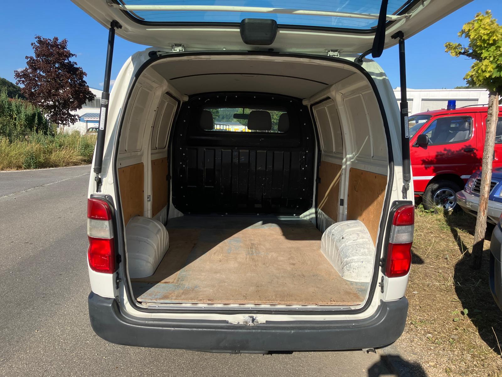 TOYOTA Hiace D-4D Kombi 4WD SWB-image-3
