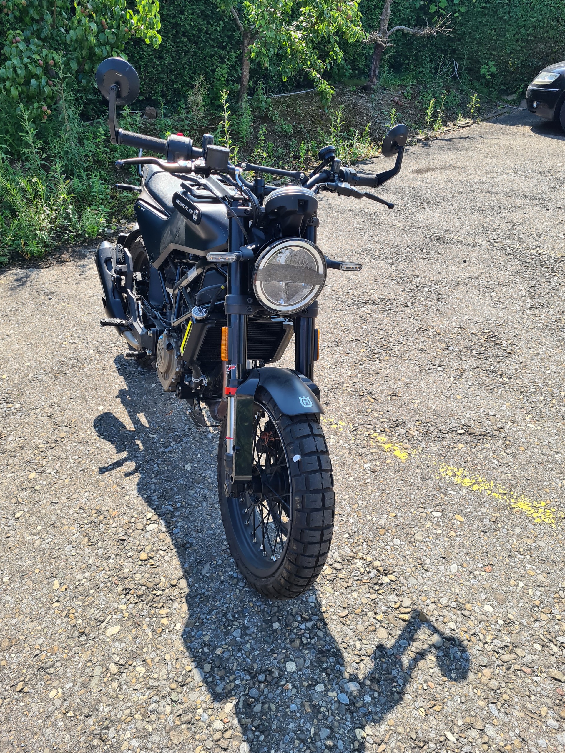 HUSQVARNA Svartpilen 125-image-4