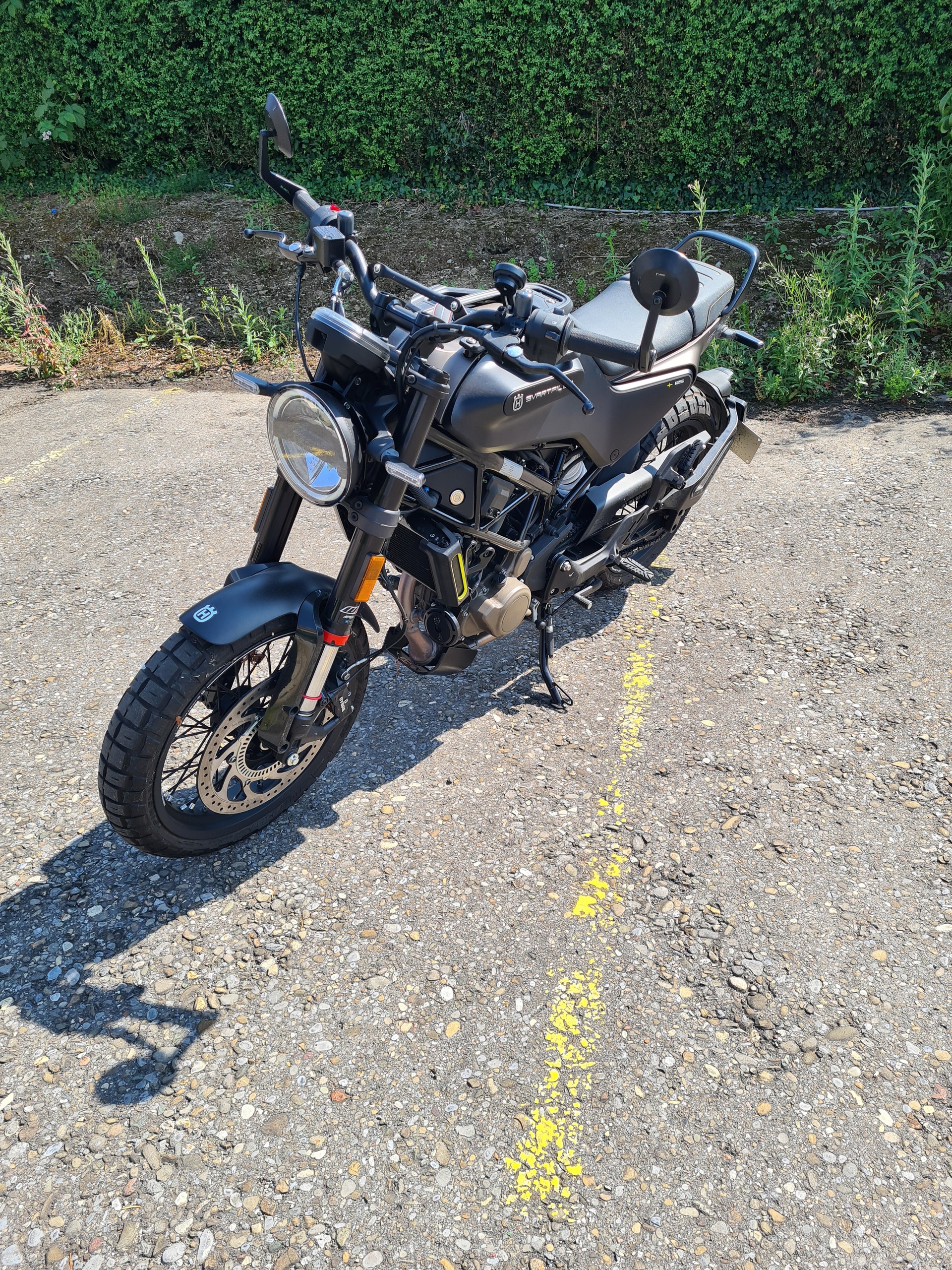 HUSQVARNA Svartpilen 125-image-5