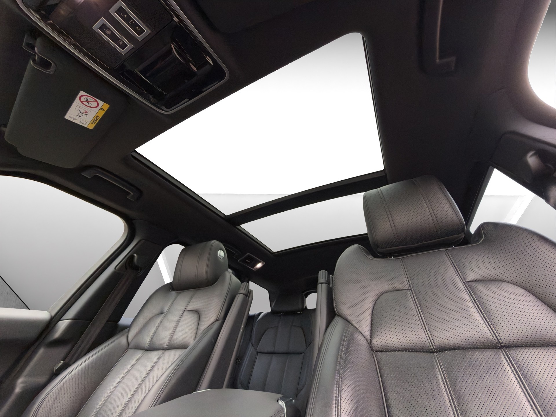 LAND ROVER Range c-image-16