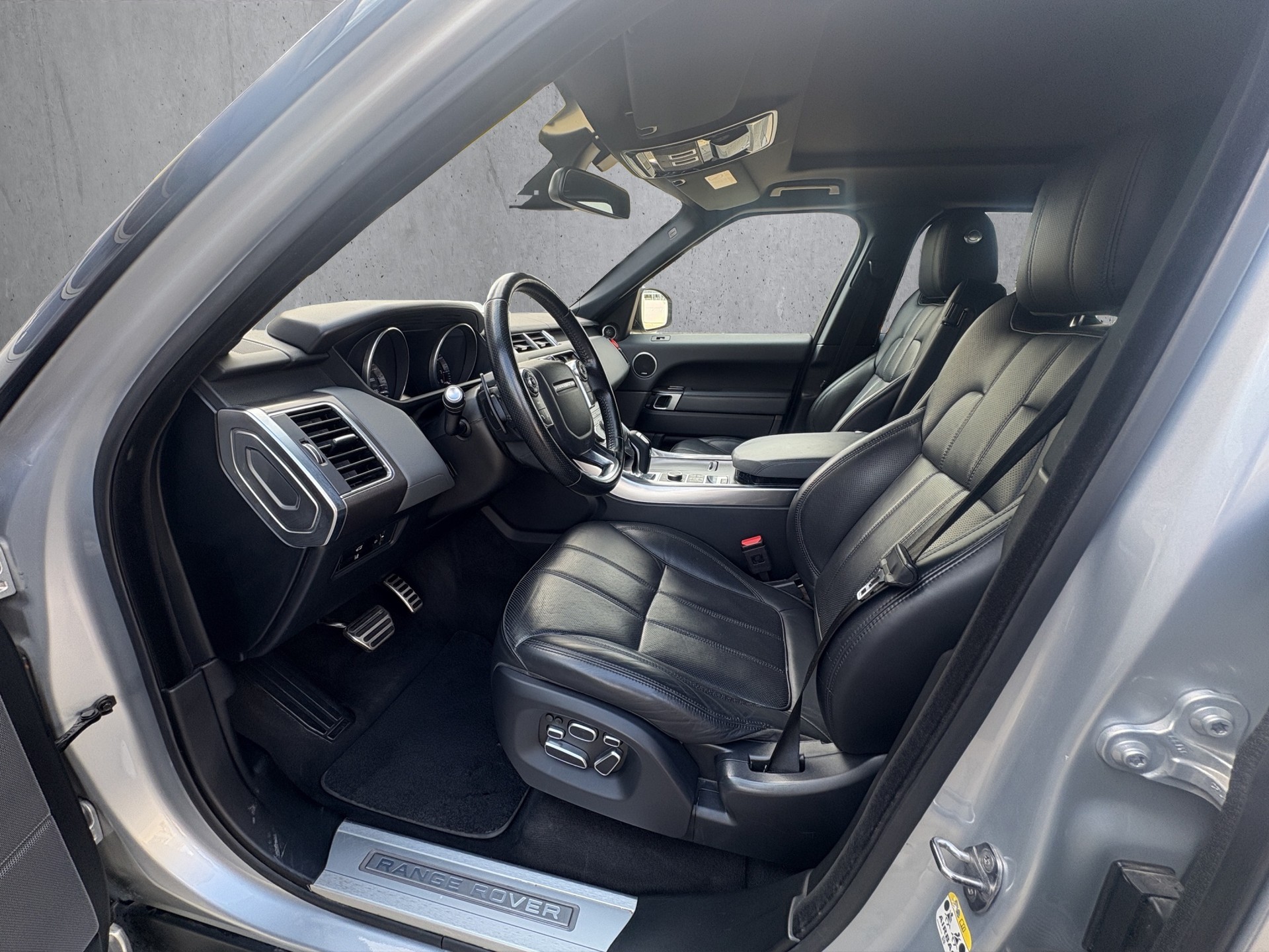 LAND ROVER Range c-image-9