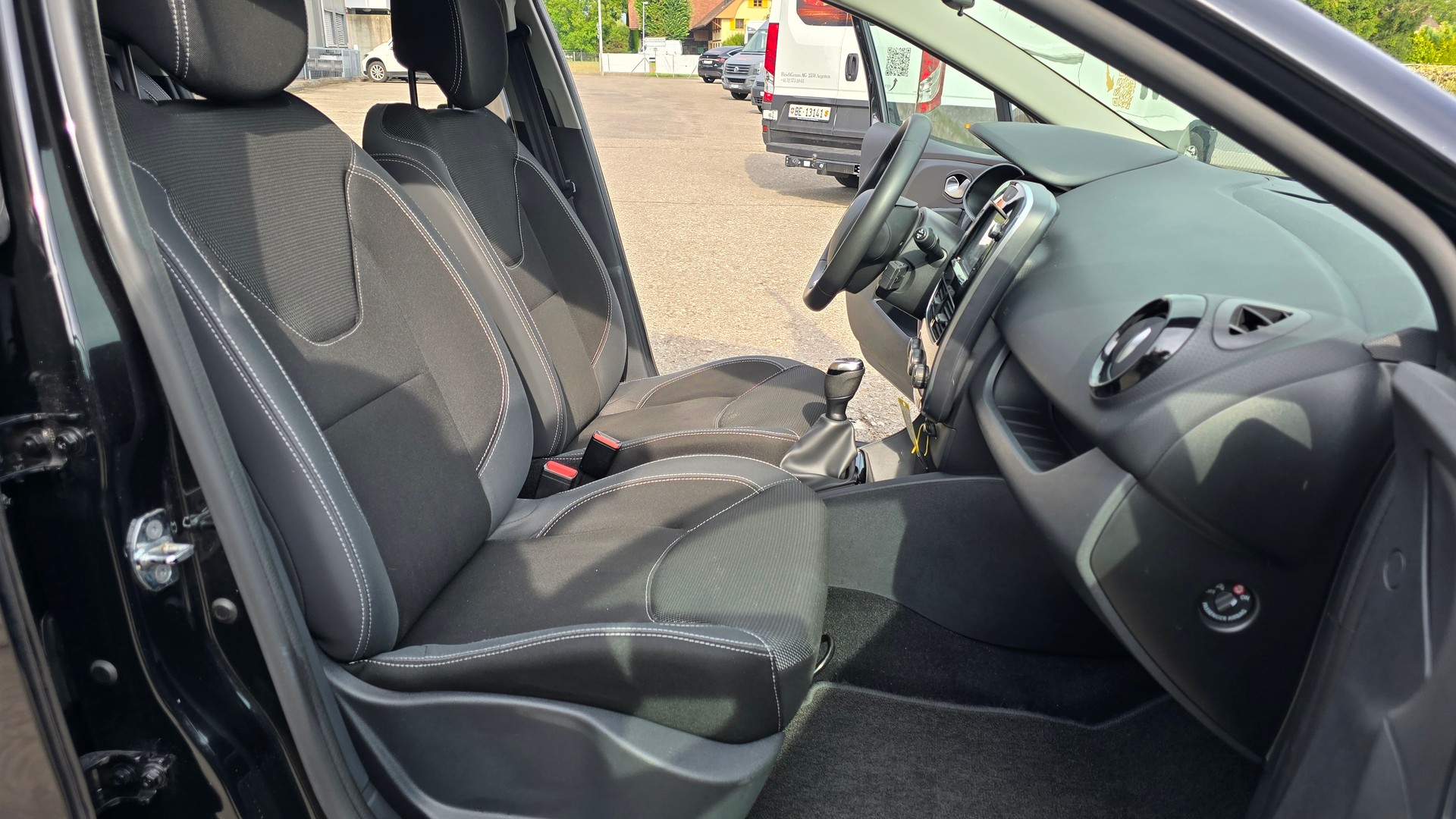 RENAULT Clio Grandtour 1.2 16V Life-image-12