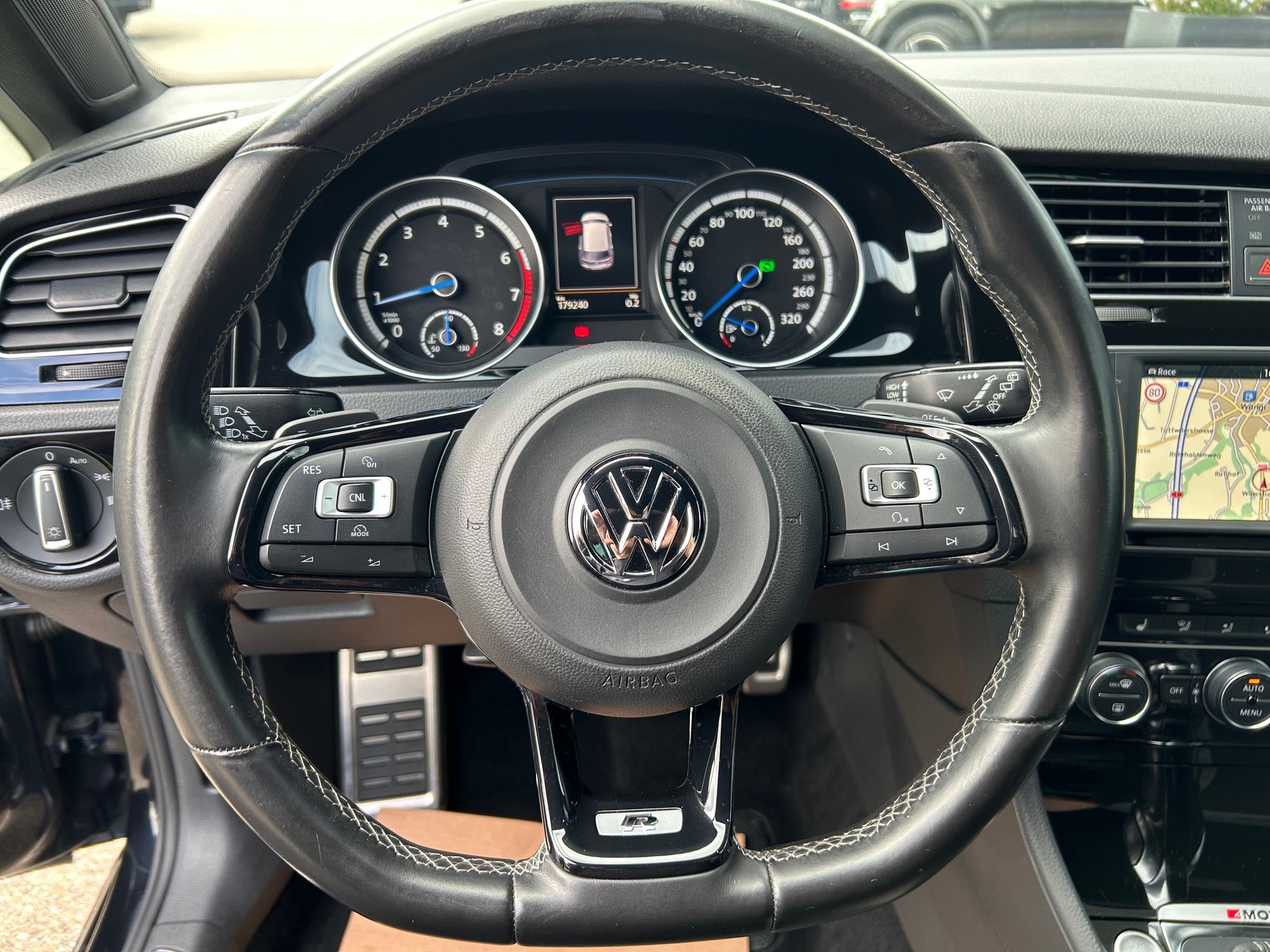 VW Golf 2.0 TSI R 4Motion DSG-image-7
