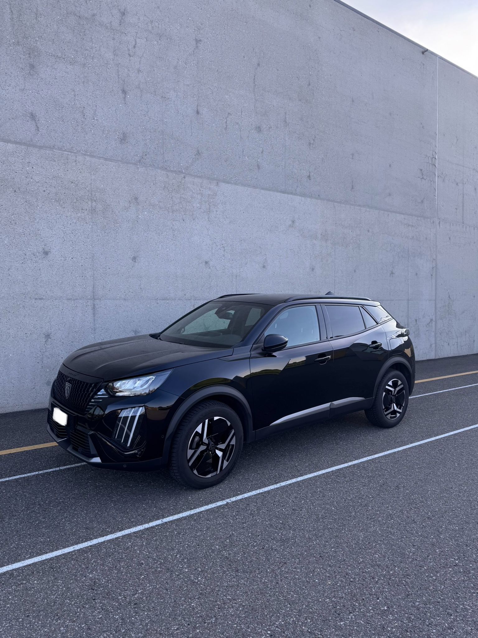 PEUGEOT 2008 1.2 PureTech Allure Pack EAT8-image-2