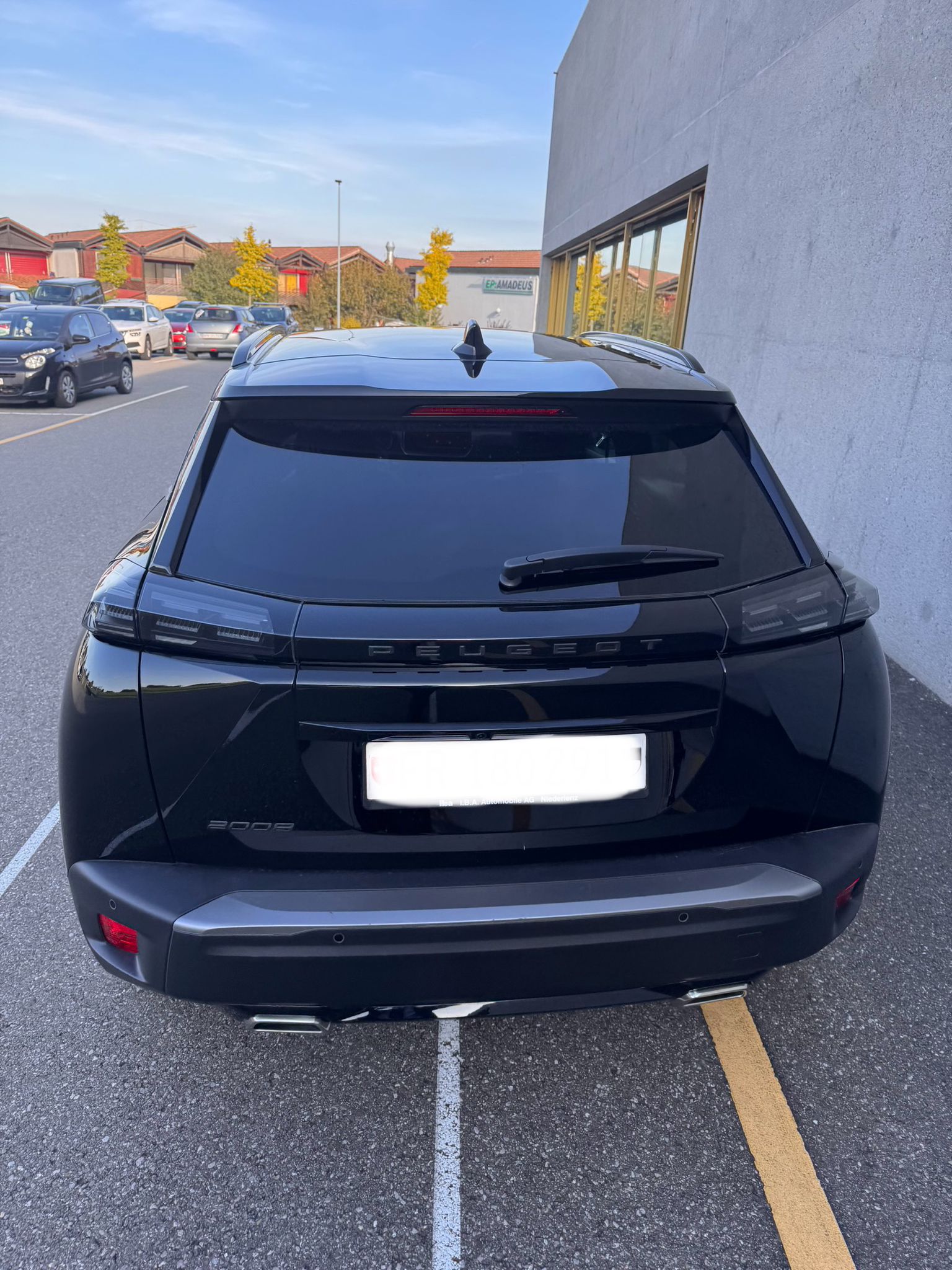 PEUGEOT 2008 1.2 PureTech Allure Pack EAT8-image-1