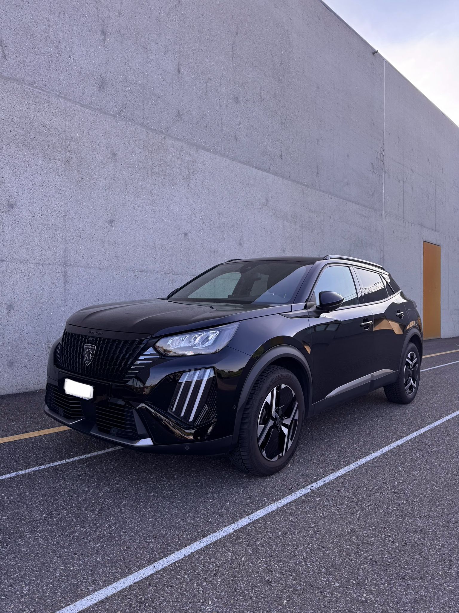 PEUGEOT 2008 1.2 PureTech Allure Pack EAT8