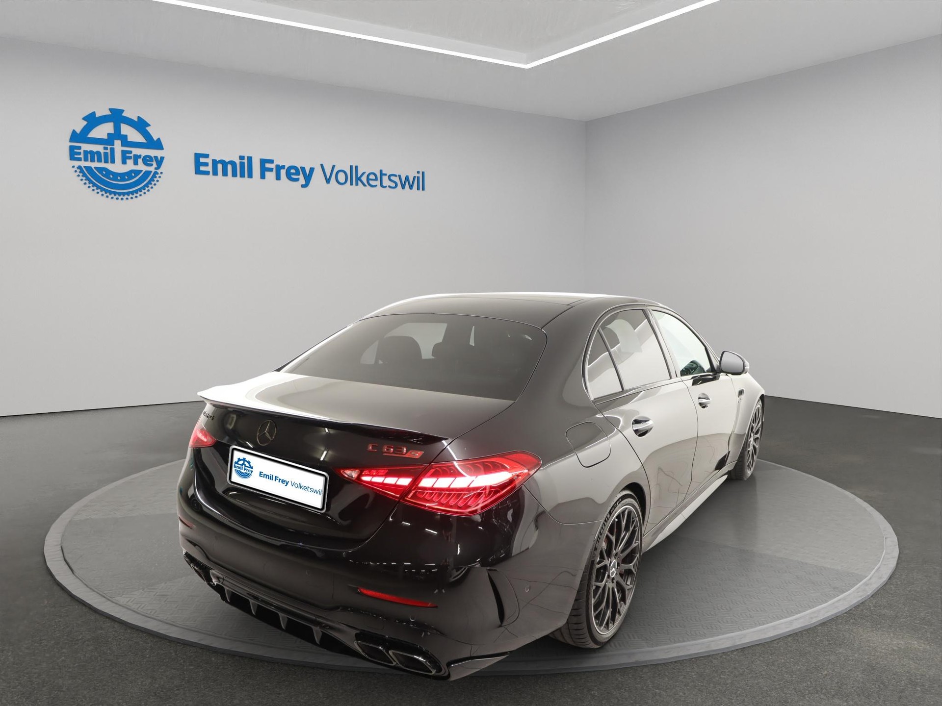 MERCEDES-BENZ C 63 S E PERFORMANCE-showroom-element-3
