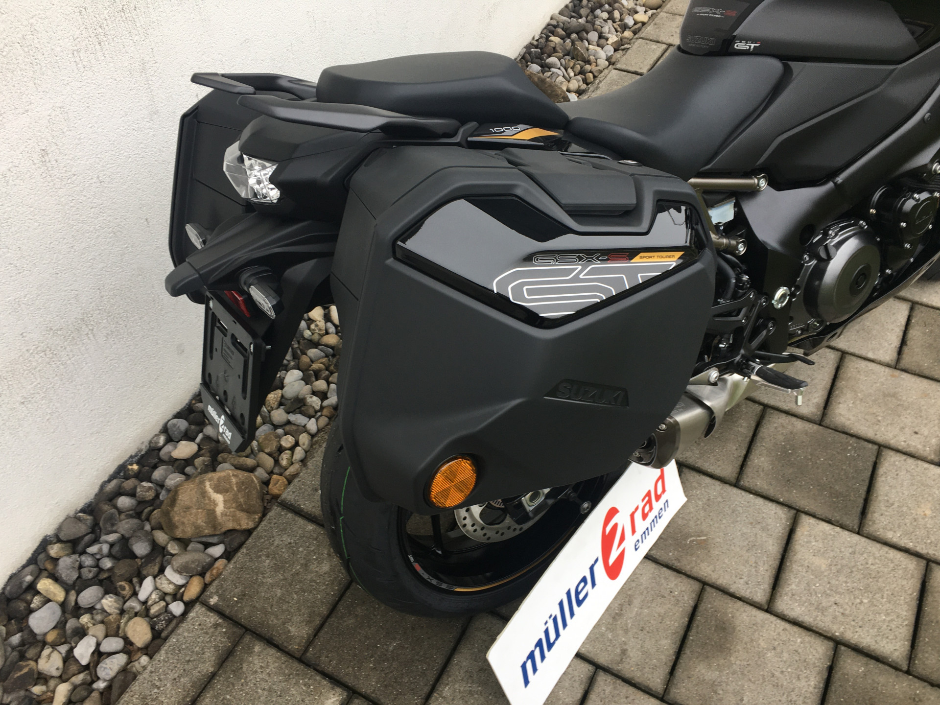 SUZUKI GSX-S 1000 GT Travel-image-2
