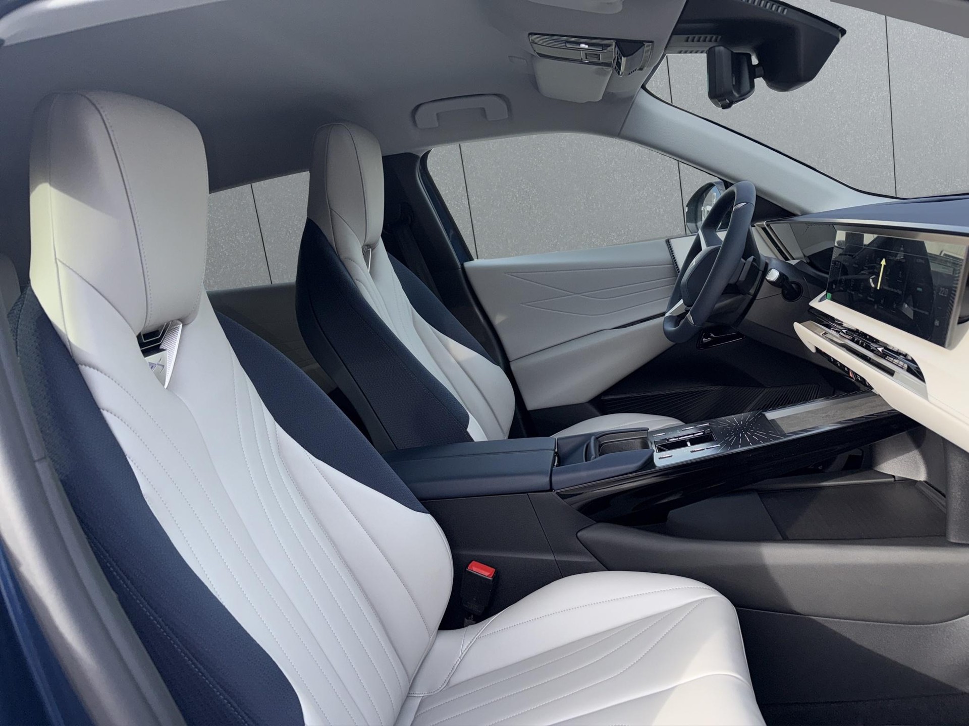 DS AUTOMOBILES No8 E-Tense Pallas-image-15
