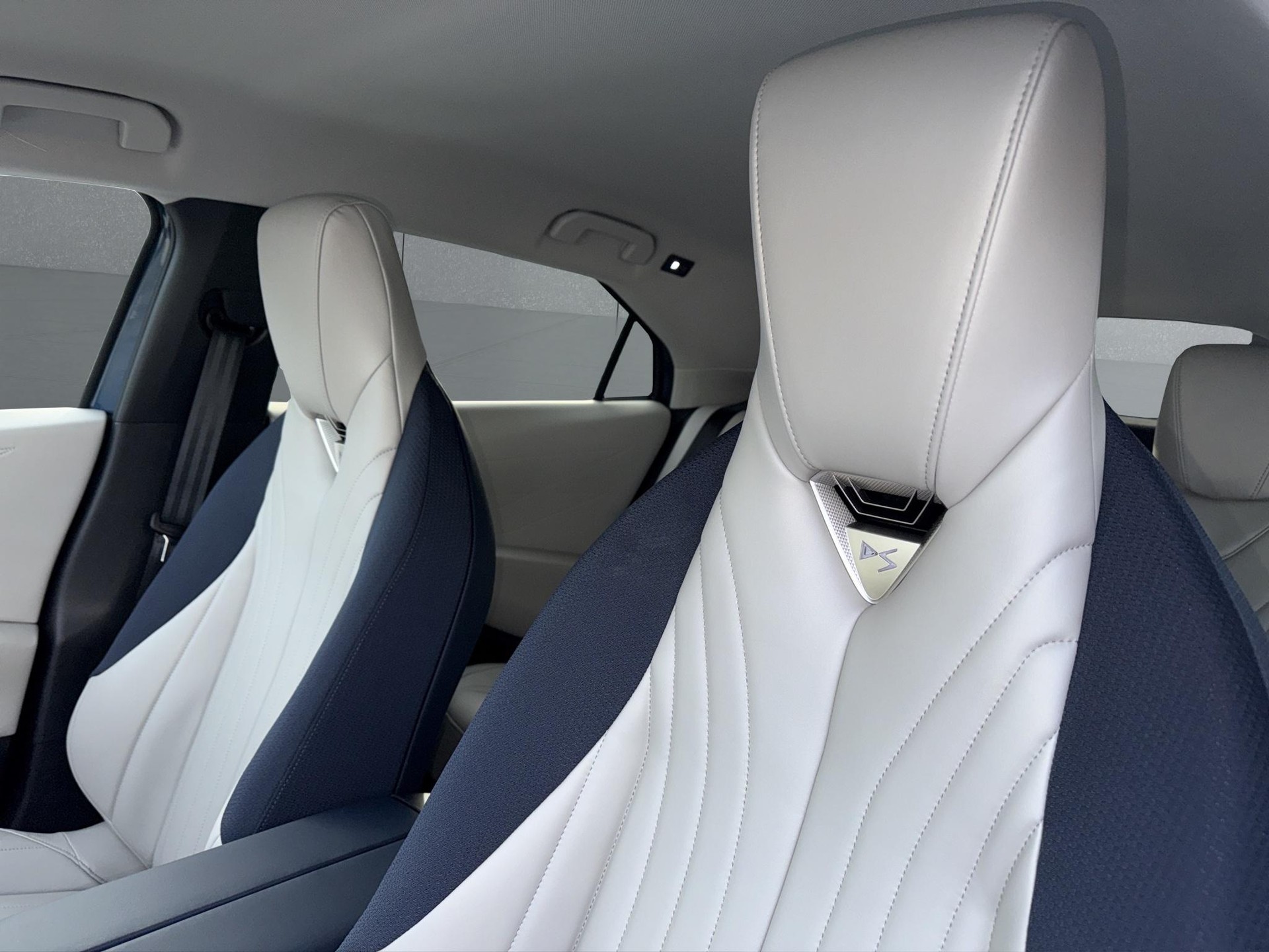 DS AUTOMOBILES No8 E-Tense Pallas-image-21