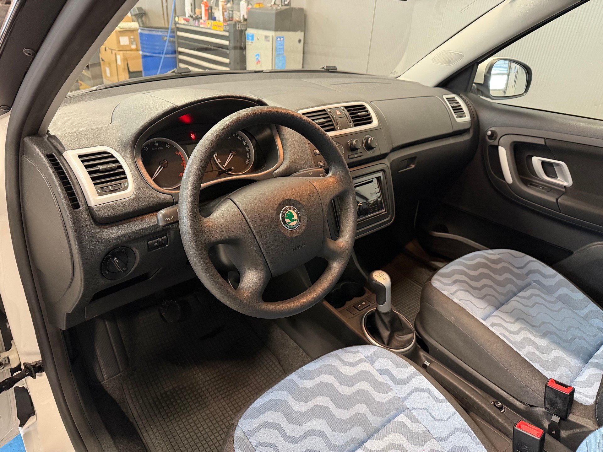SKODA Fabia 1.2 HGT-image-9
