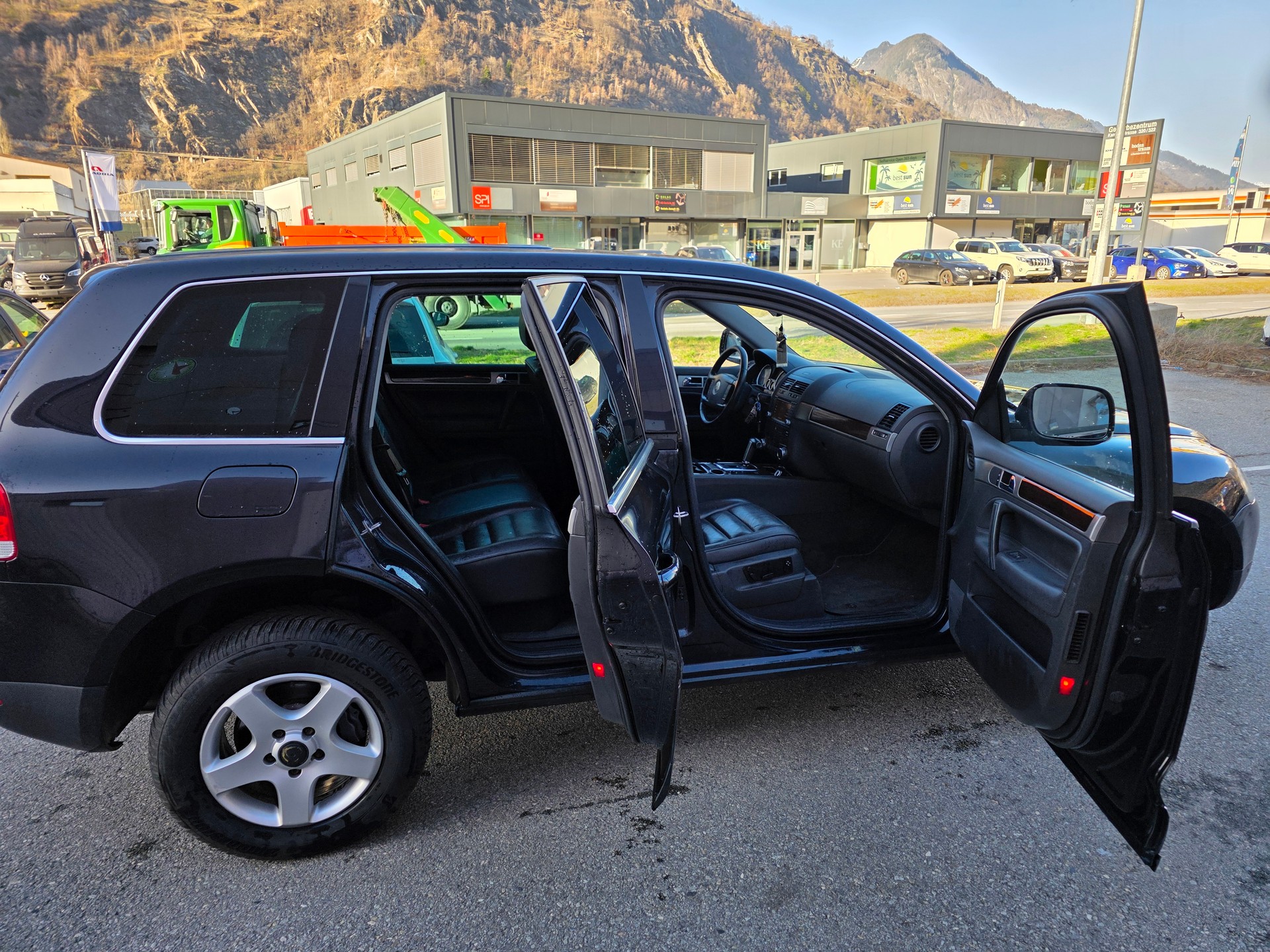 VW Touareg 3.0 TDI-image-7