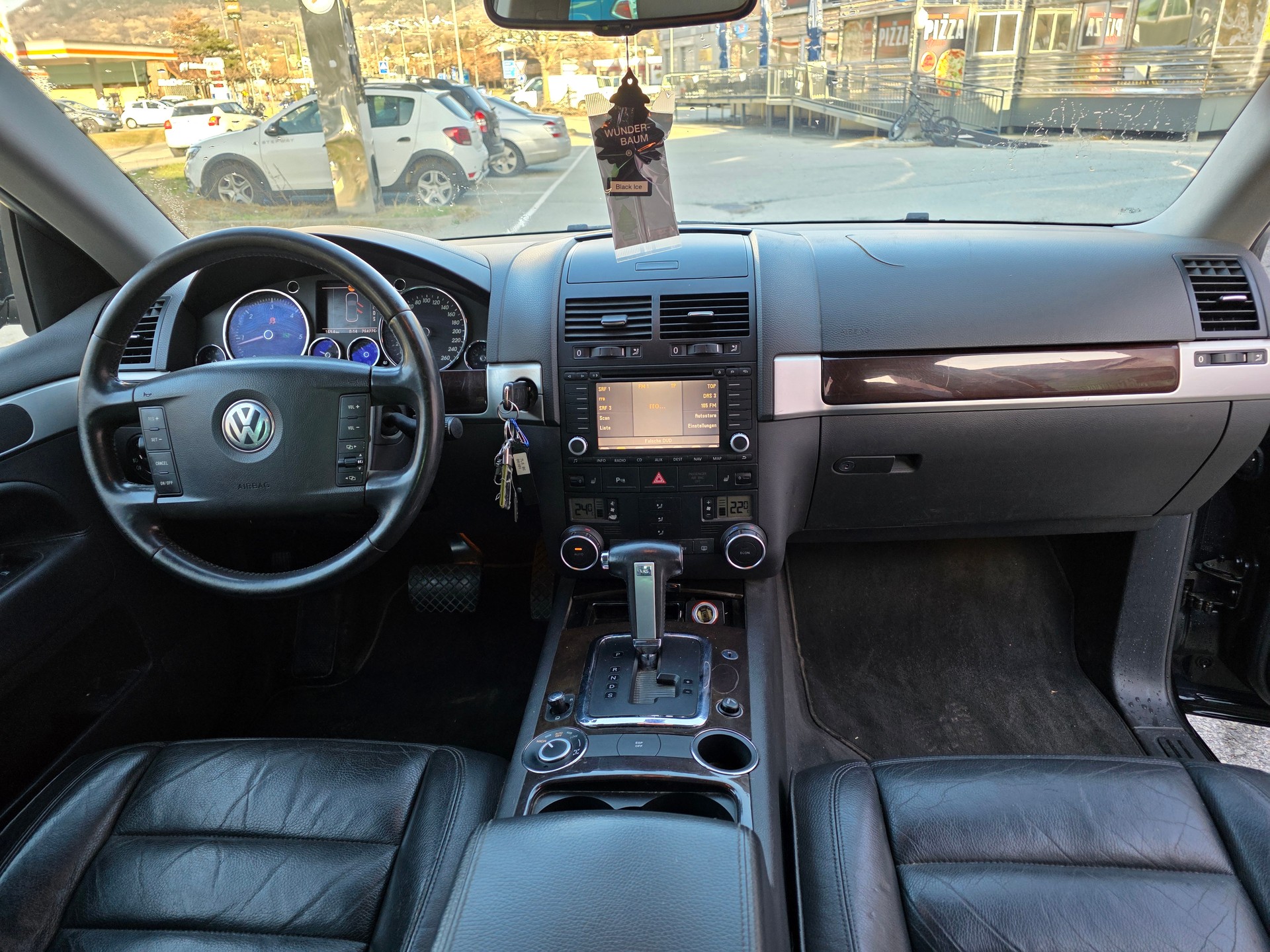 VW Touareg 3.0 TDI-image-8