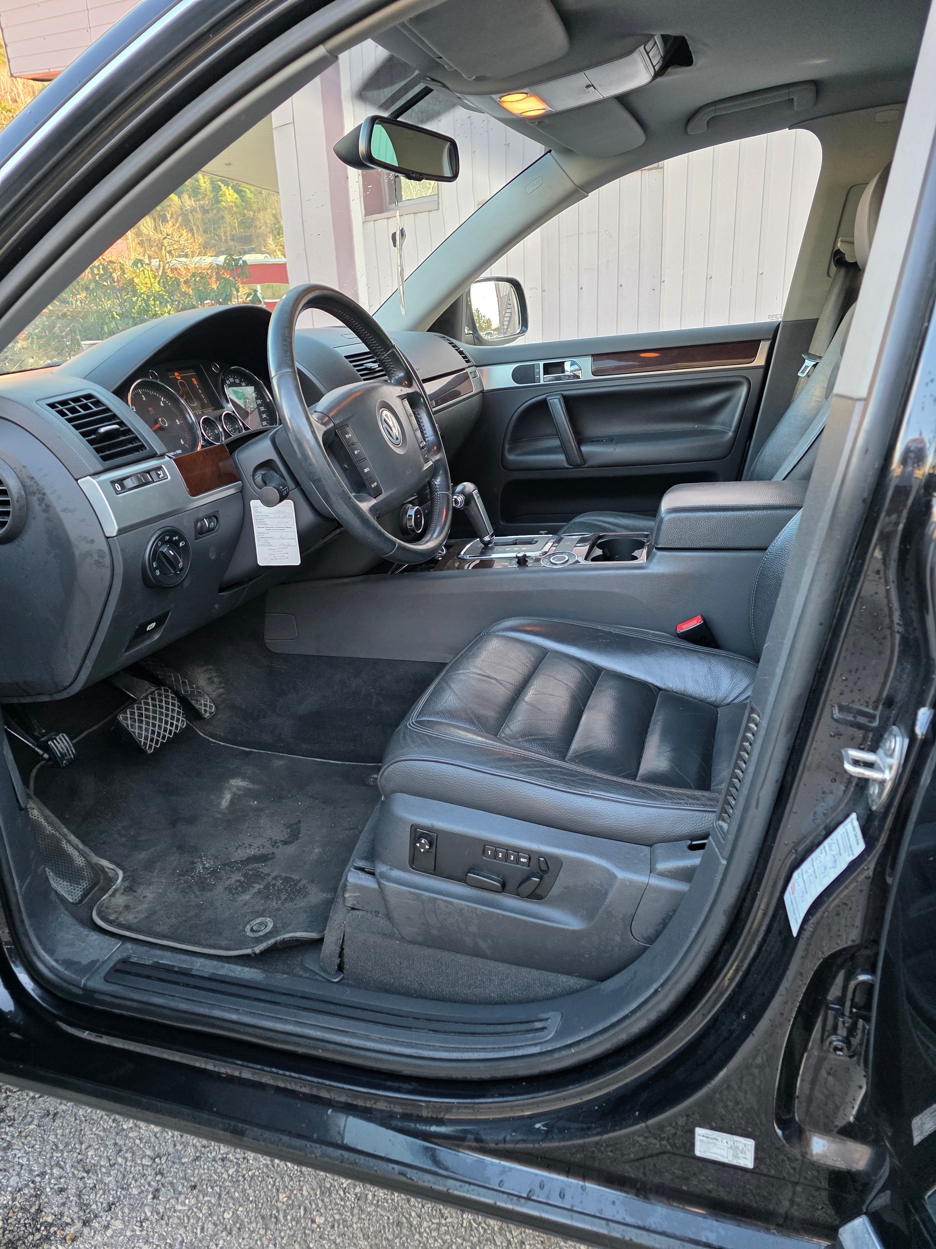 VW Touareg 3.0 TDI-image-11