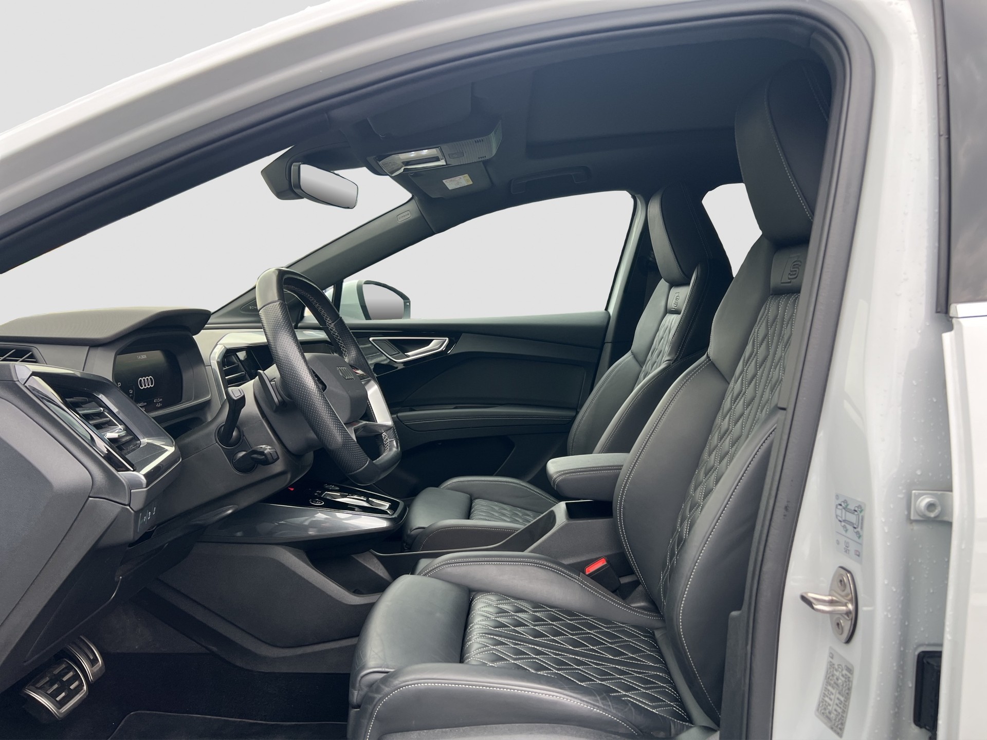 AUDI Q4 e-tron 50 quattro-image-13