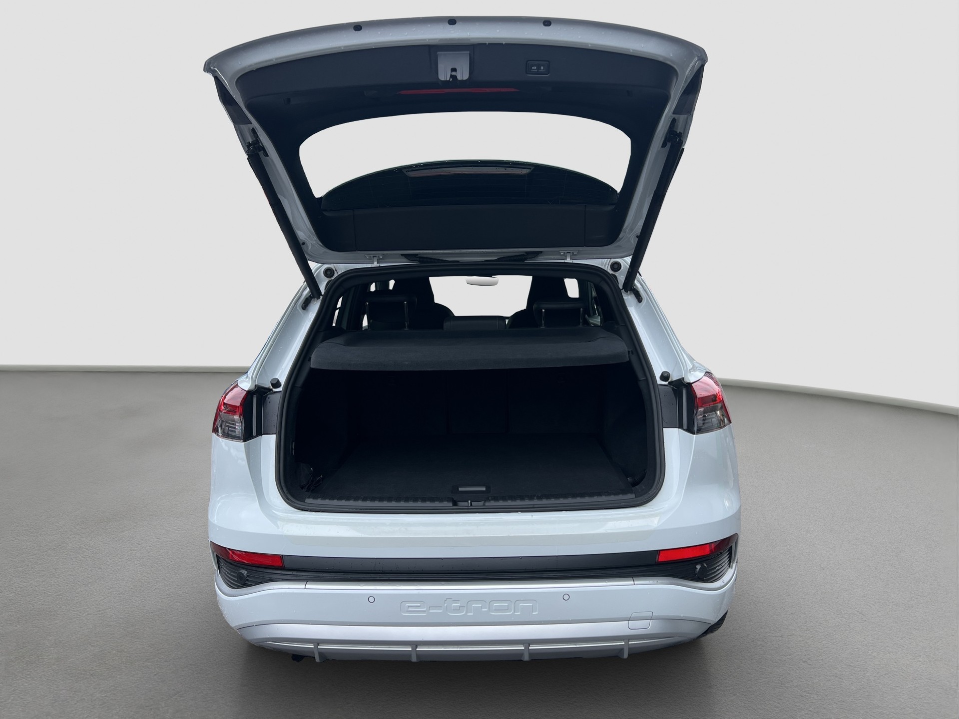 AUDI Q4 e-tron 50 quattro-image-8