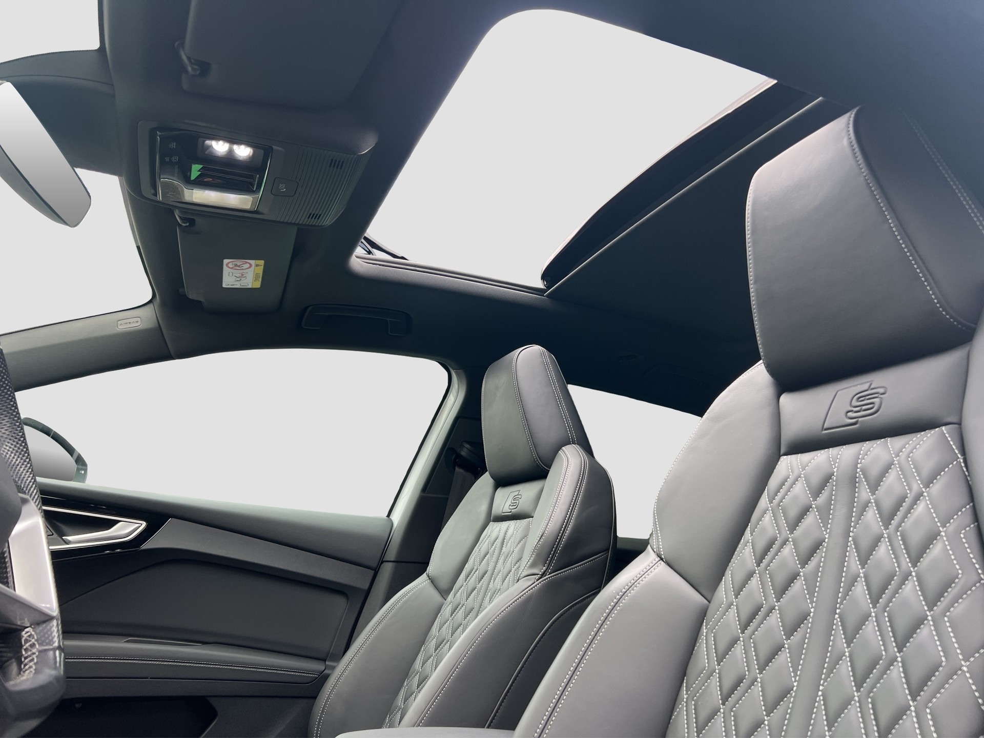 AUDI Q4 e-tron 50 quattro-image-9