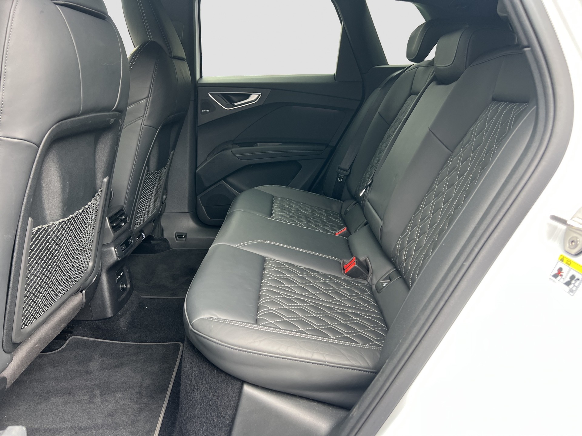 AUDI Q4 e-tron 50 quattro-image-14