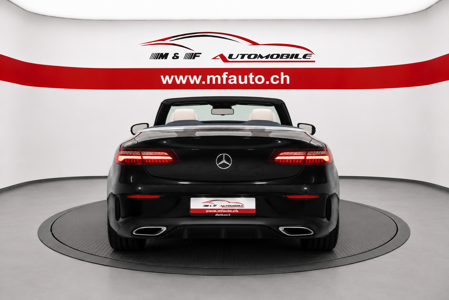 MERCEDES-BENZ E 200 AMG Line Cabriolet-showroom-element-3