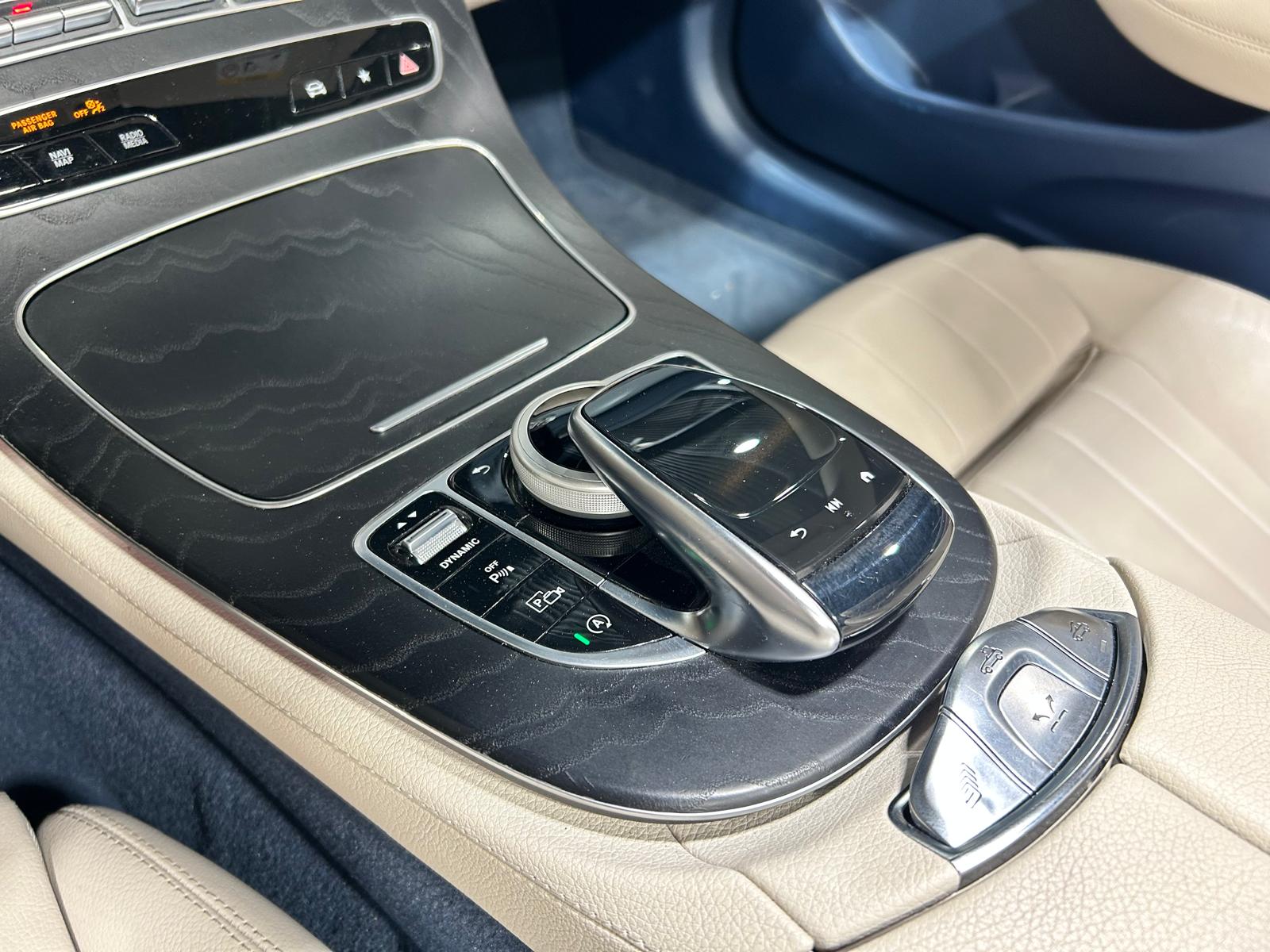 MERCEDES-BENZ E 200 AMG Line Cabriolet-image-14