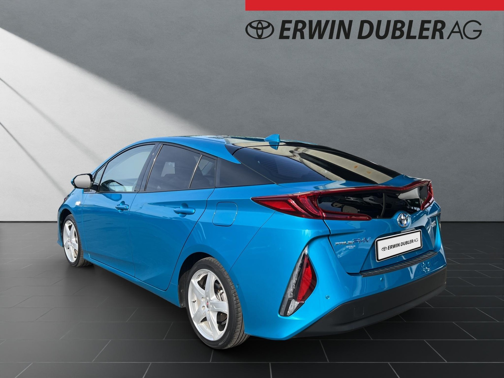 TOYOTA Prius 1.8 VVTi HSD Plug-In Premium-showroom-element-2