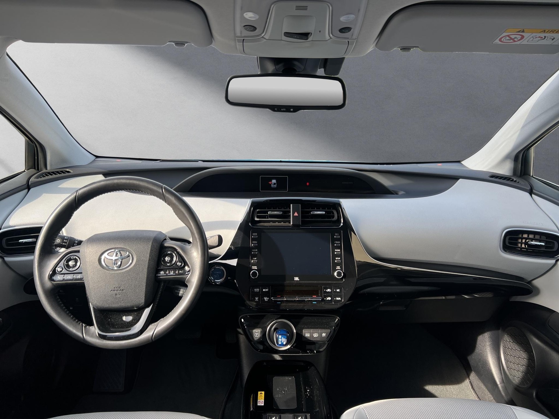 TOYOTA Prius 1.8 VVTi HSD Plug-In Premium-showroom-element-3