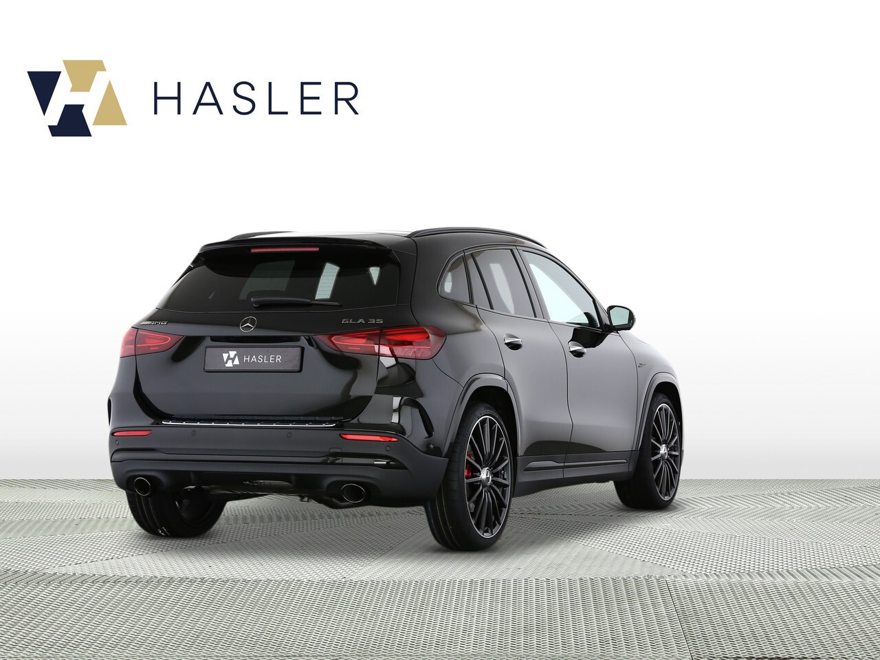 MERCEDES-BENZ GLA AMG 35 4Matic 8G-DCT-image-4