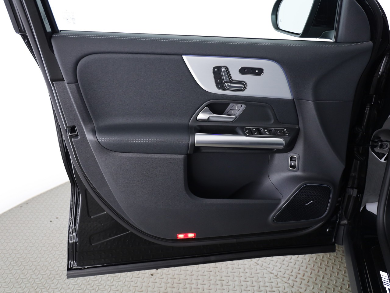 MERCEDES-BENZ GLA AMG 35 4Matic 8G-DCT-image-16