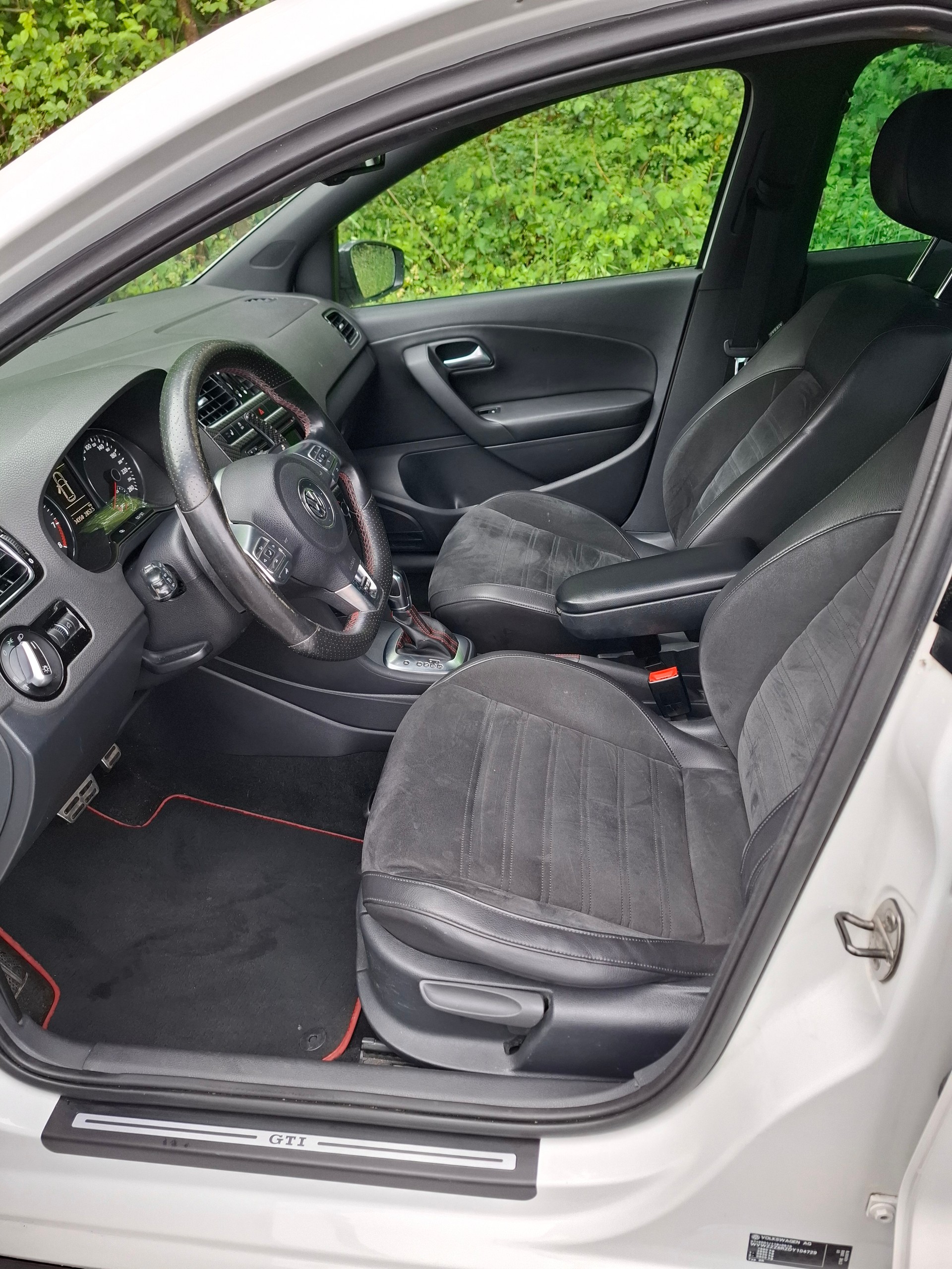 VW Polo 1.4 TSI GTI Carbon Edition DSG-image-5