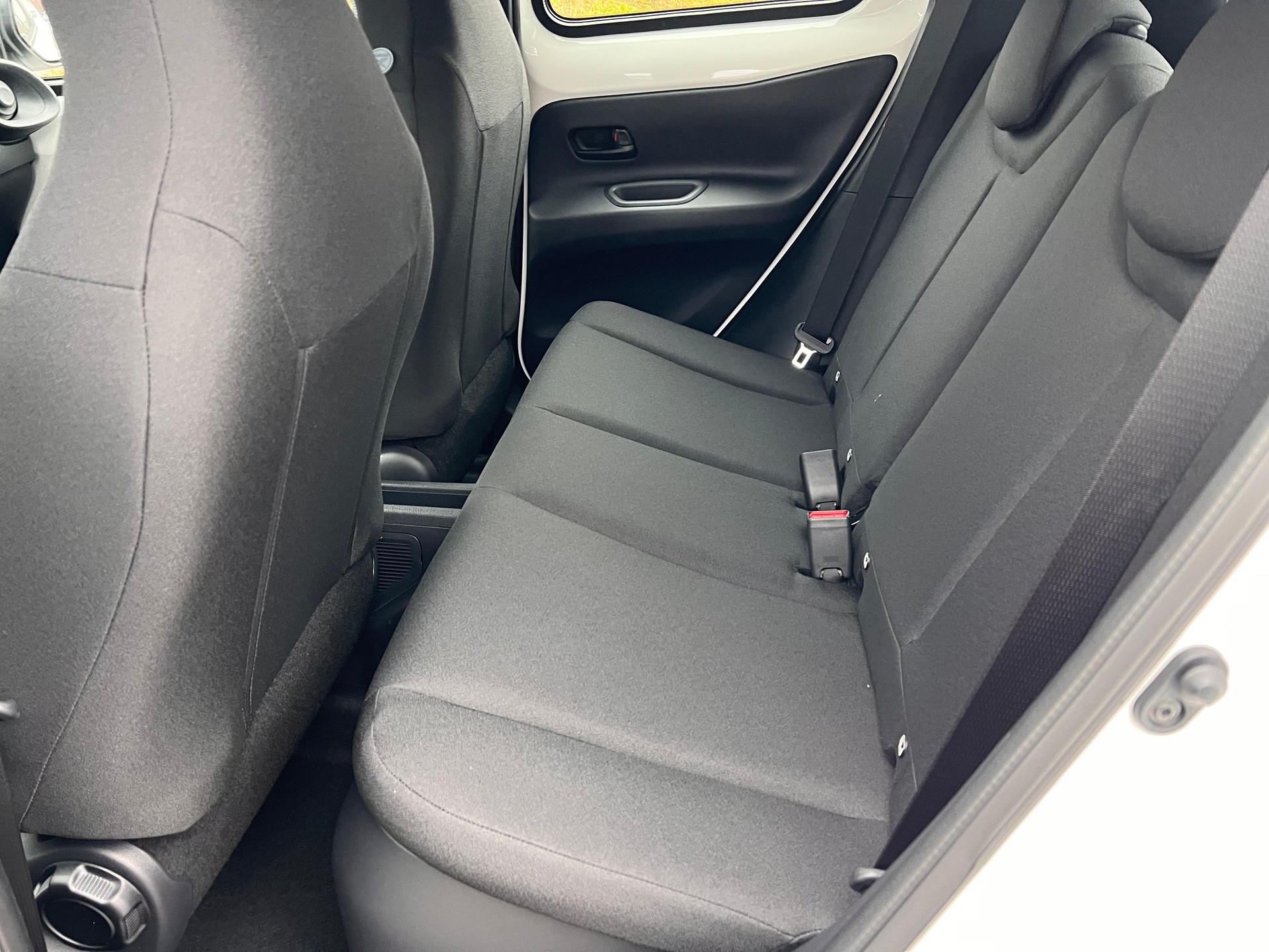 TOYOTA Aygo X 1.5 VVT-i HSD Comfort-image-10