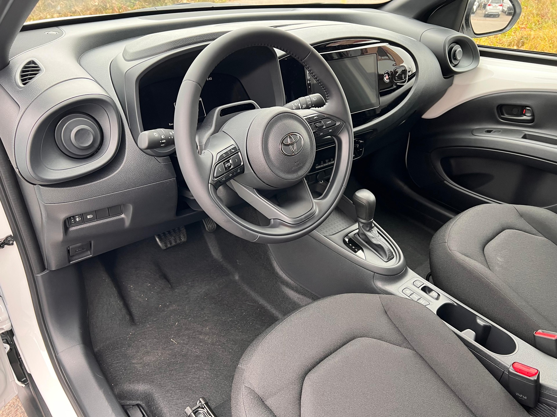 TOYOTA Aygo X 1.5 VVT-i HSD Comfort-image-7