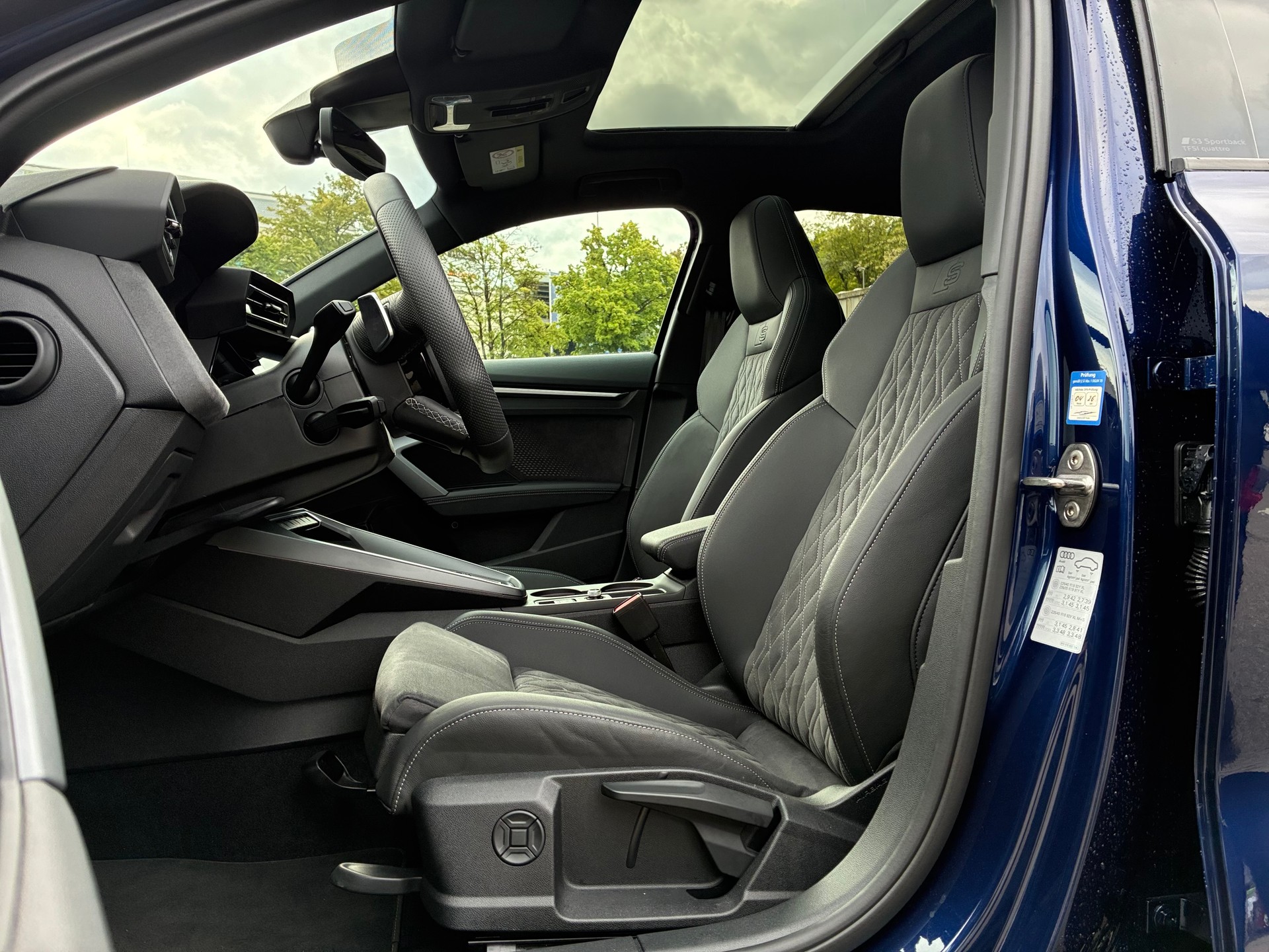 AUDI S3 Sportback TFSI quattro S-tronic-image-12