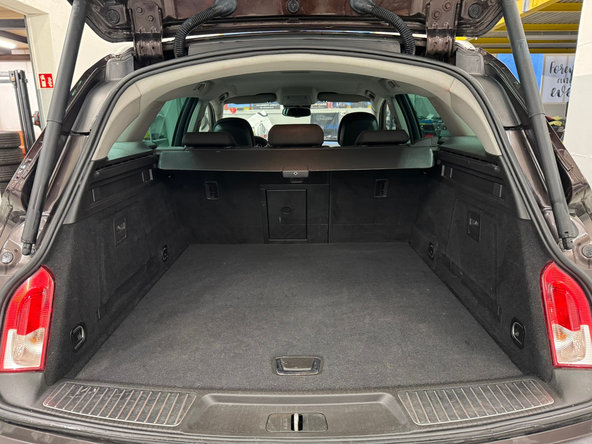 OPEL Insignia Sports Tourer 2.0 CDTI Sport-image-18