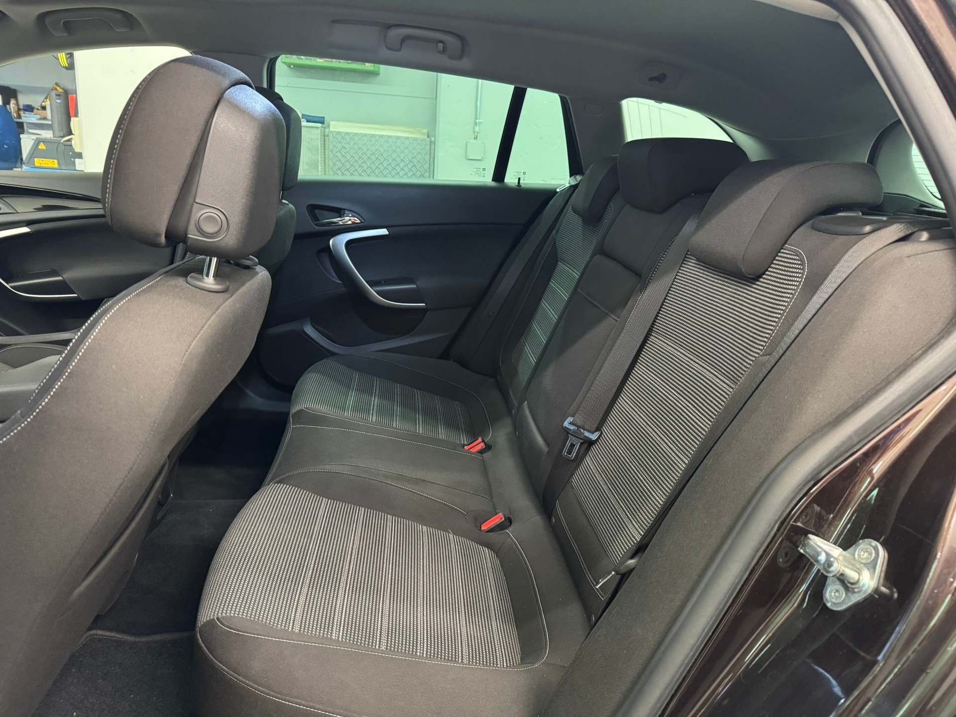 OPEL Insignia Sports Tourer 2.0 CDTI Sport-image-17