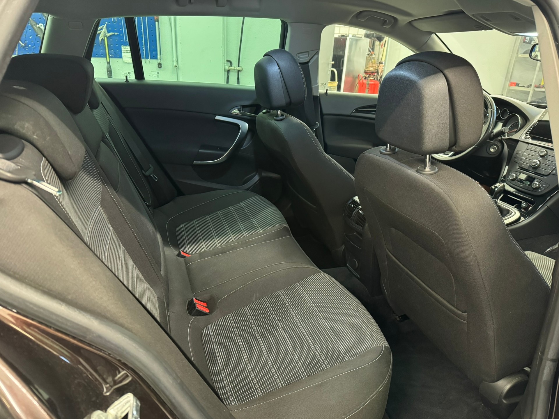 OPEL Insignia Sports Tourer 2.0 CDTI Sport-image-16