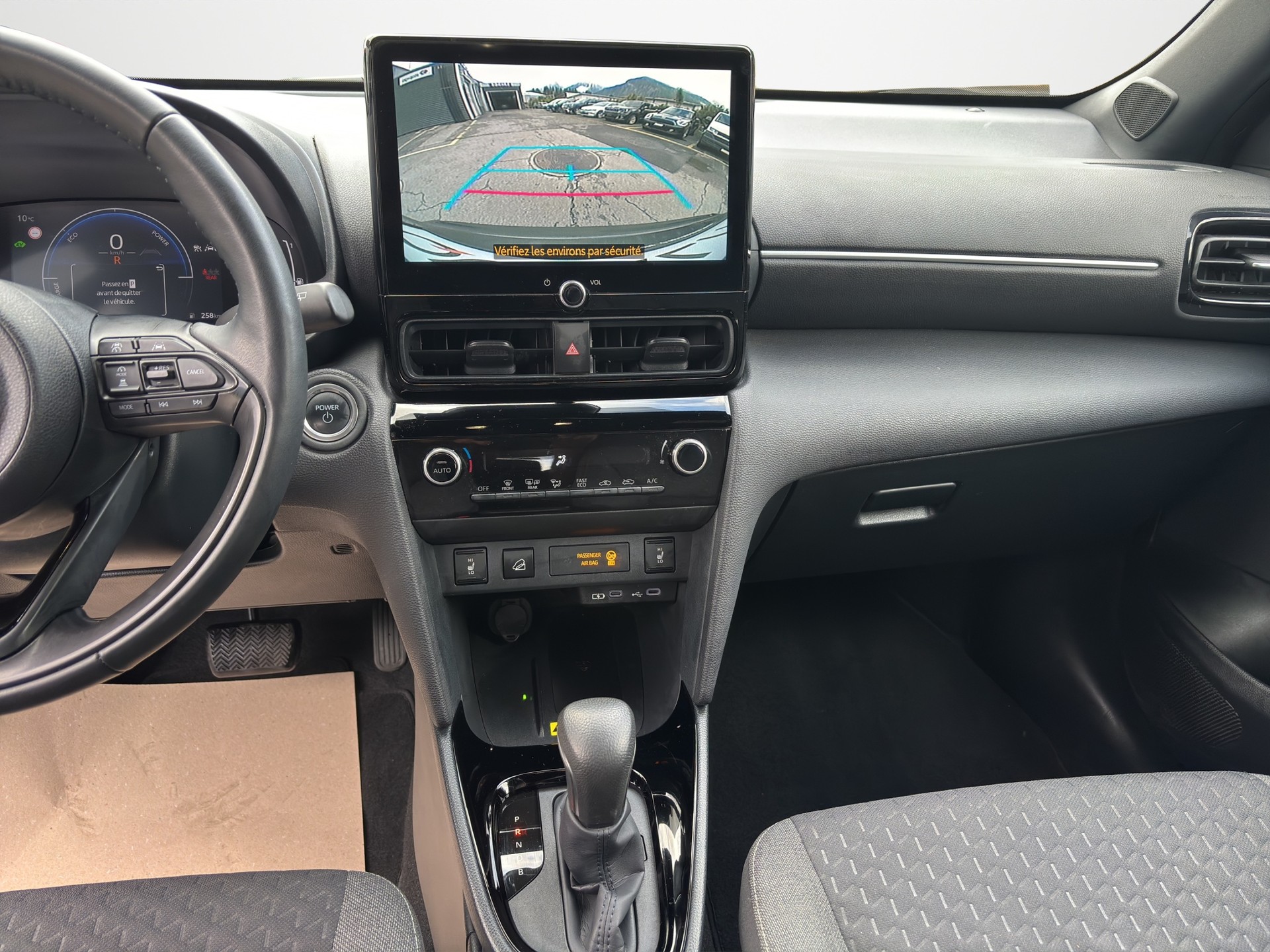 TOYOTA Yaris Cross 1.5 Trend AWDi e-CVT-image-12